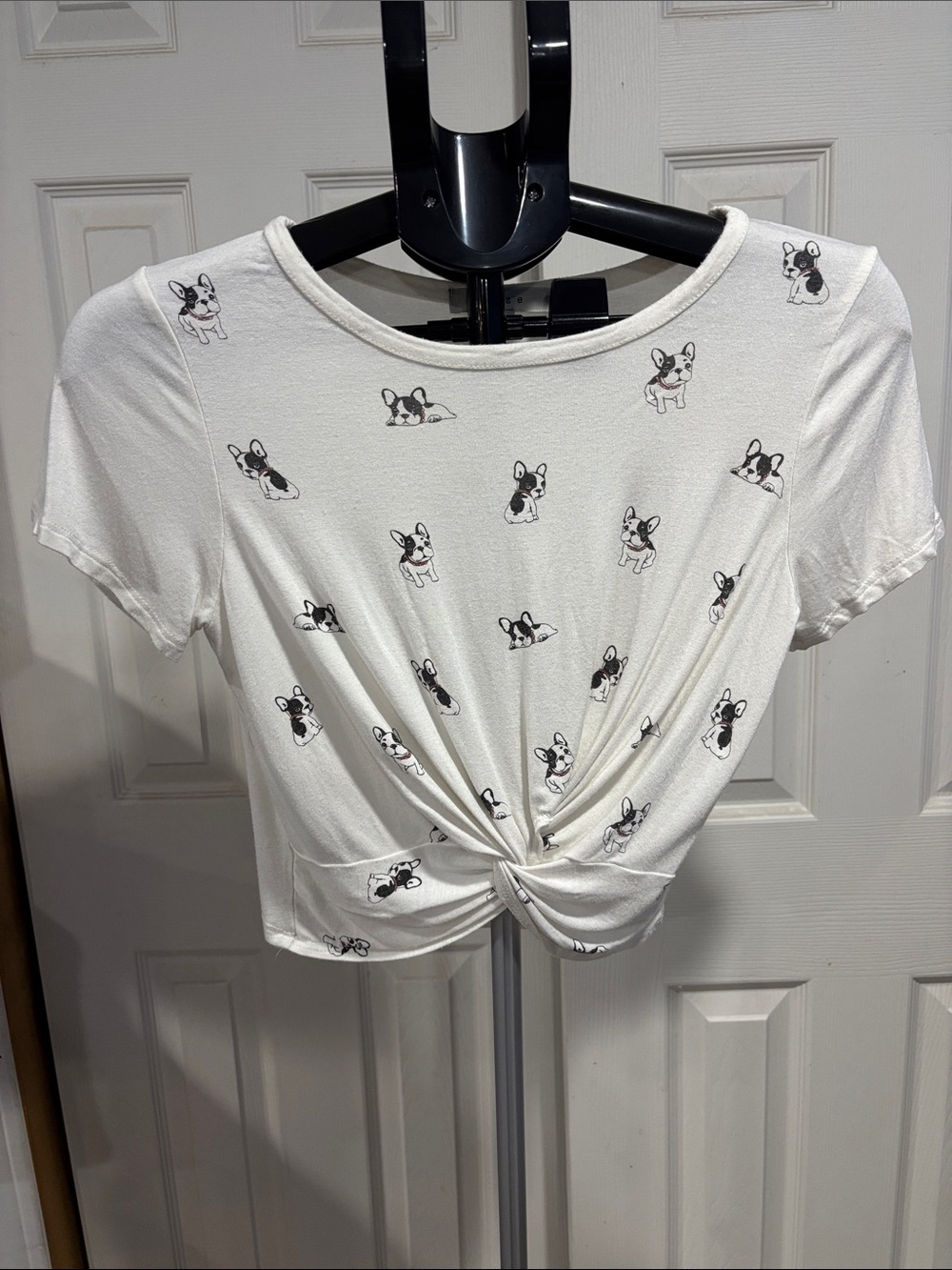 gaze White Crop Top with Black Puppy Print and Front Twist